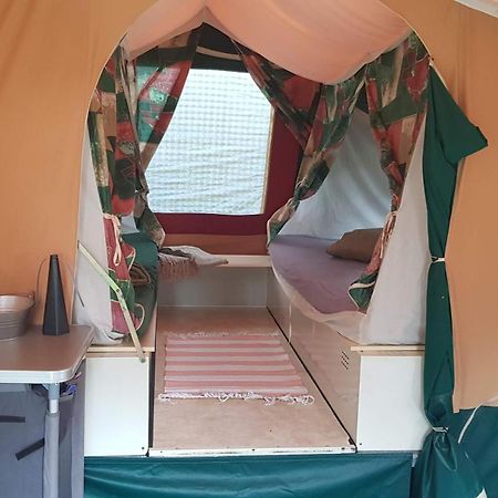 Basic Ingerichte Vouwwagen Op Camping Westenenk, Wijster Экстерьер фото