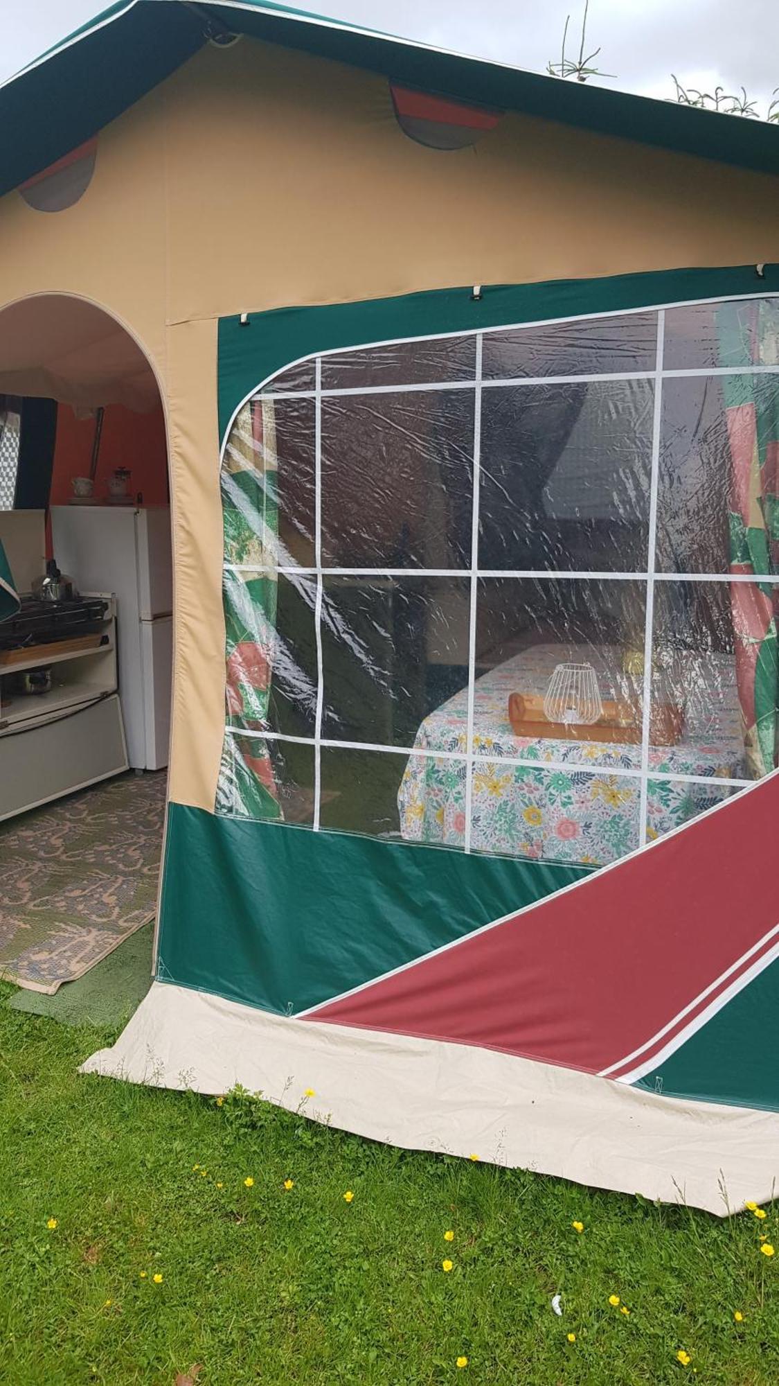 Basic Ingerichte Vouwwagen Op Camping Westenenk, Wijster Экстерьер фото
